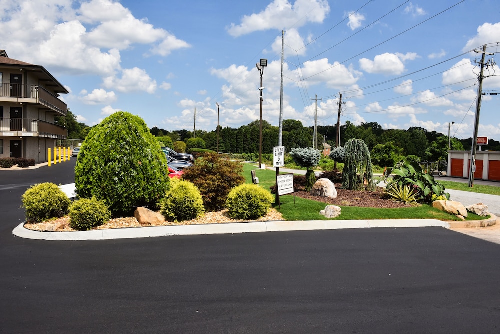 Masters Inn Tucker - photo 35