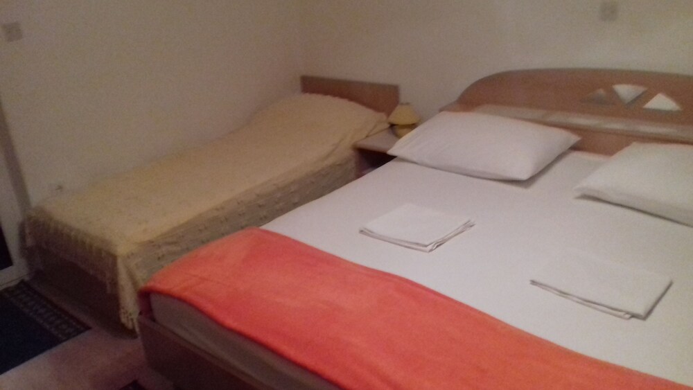 Vijola — Hvar — photo 2