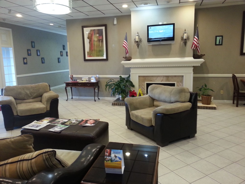 Days Inn by Wyndham Hinesville Near Fort Stewart - photo 3