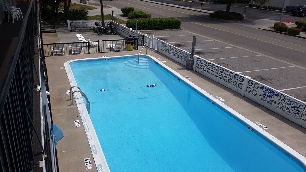 Carolina TarHeel Motel - photo 37