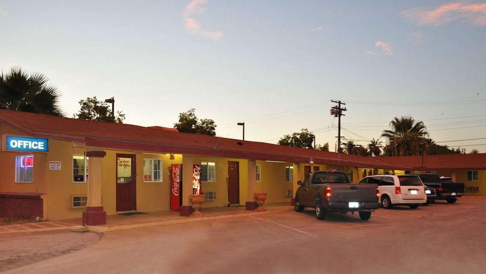 California Suites Motel - photo 30