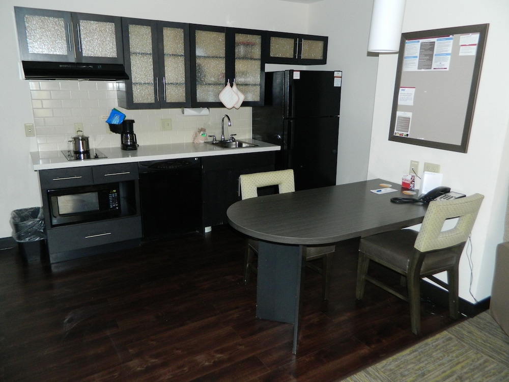 Candlewood Suites Harrisburg Hershey by IHG - photo 13