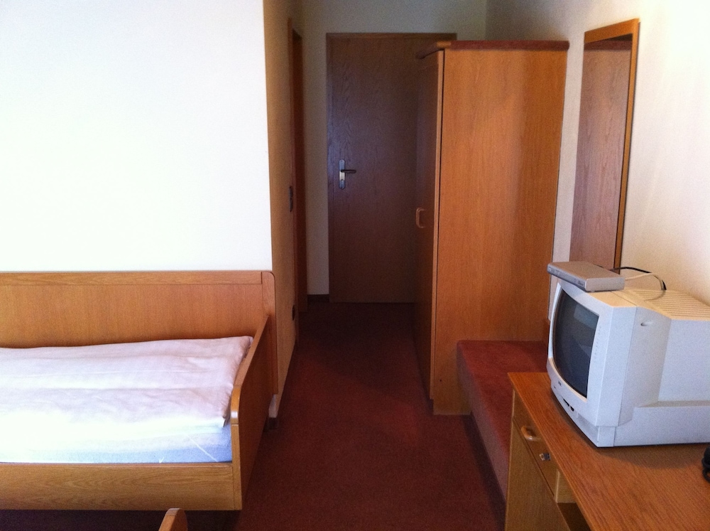 Hotel Bacchusstube garni — Goldbach — photo 5