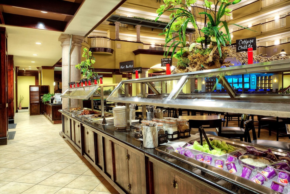 Embassy Suites by Hilton Laredo - photo 26