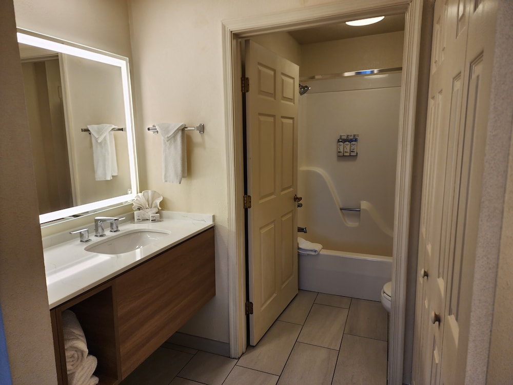 Staybridge Suites Allentown Bethlehem Airport by IHG - photo 48