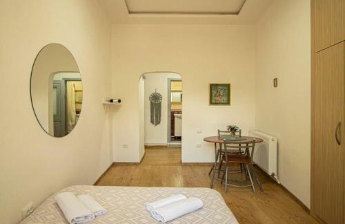 Cozy Studio Apartment In the Center By Wehost