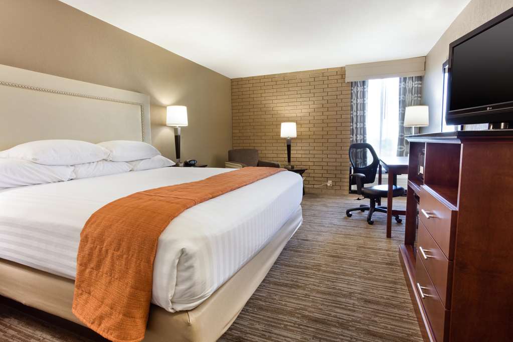 Drury Inn & Suites Kansas City Airport - photo 12