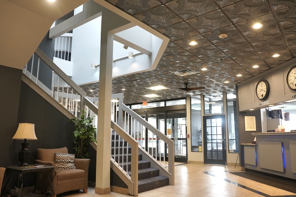 American Inn & Suites Waterford - photo 3