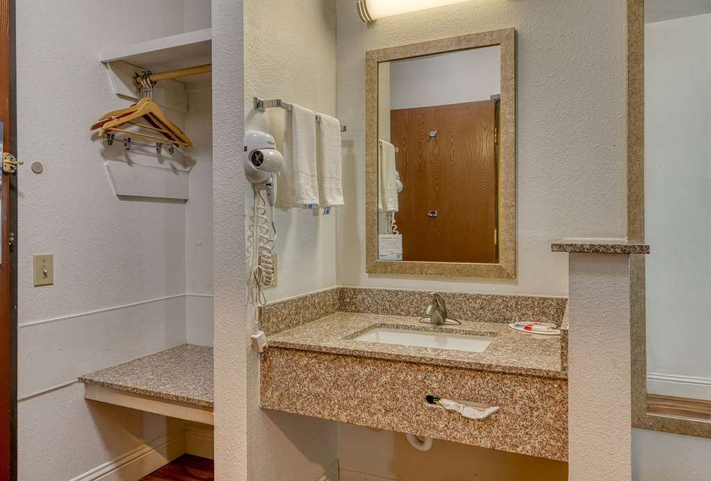 Super 8 by Wyndham Alamosa - photo 62