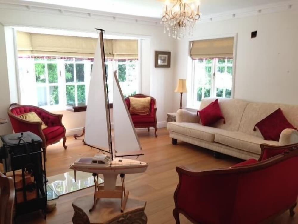 46 Lawrence Lane — 4-Star Luxury Hotel in Knysna, South Africa