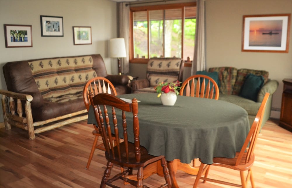 AJ's Lodge and Oven - photo 5