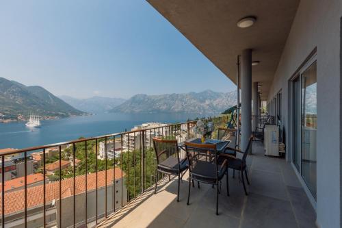 Skyline Shore with Sea View — 4-Star Luxury Hotel in Dobrota, Montenegro