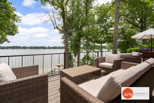 The Glistening Grape Lakeside Getaway in Fennville, United States