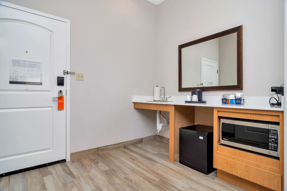 Hampton Inn & Suites Fort Worth Fossil Creek - photo 31