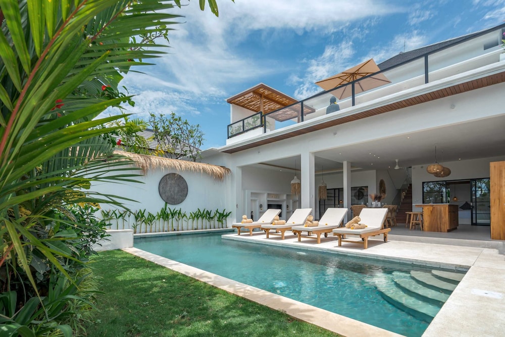 Villa Mayasa — 4-Star Luxury Hotel in Canggu, Indonesia