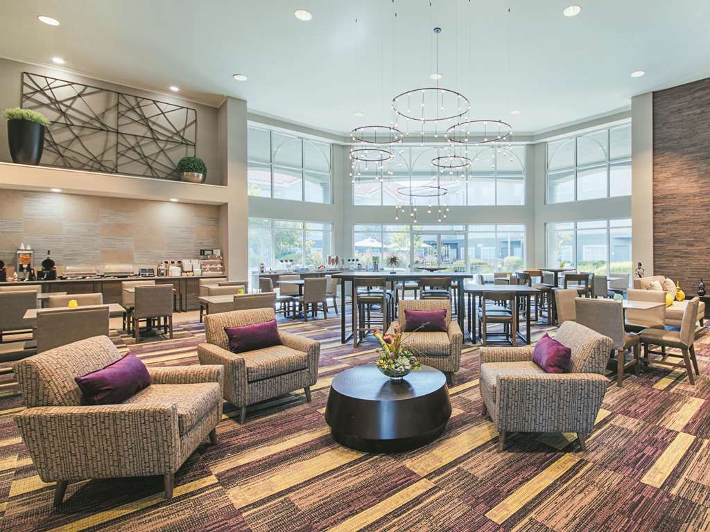 La Quinta Inn & Suites by Wyndham Austin Near The Domain - photo 6