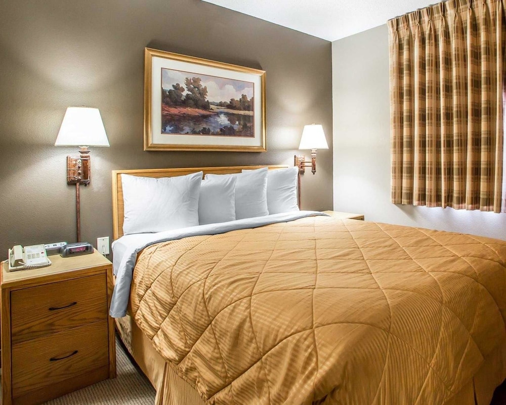 MainStay Suites Cedar Rapids North Marion - photo 11