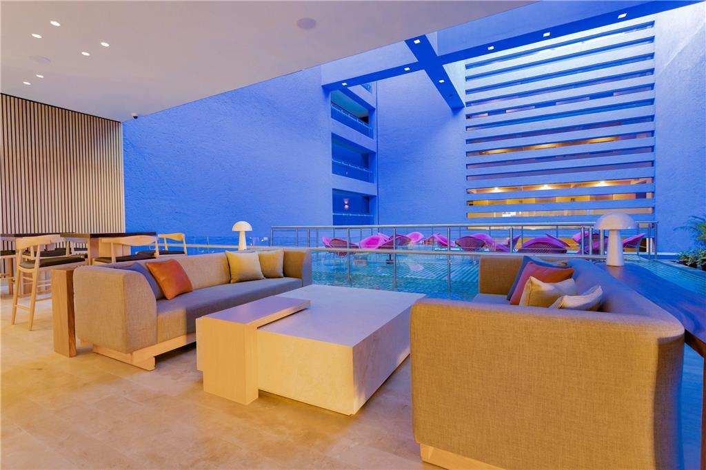 Blue Lounge Bar