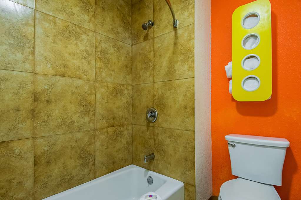 Motel 6 Bakersfield CA Airport - photo 20