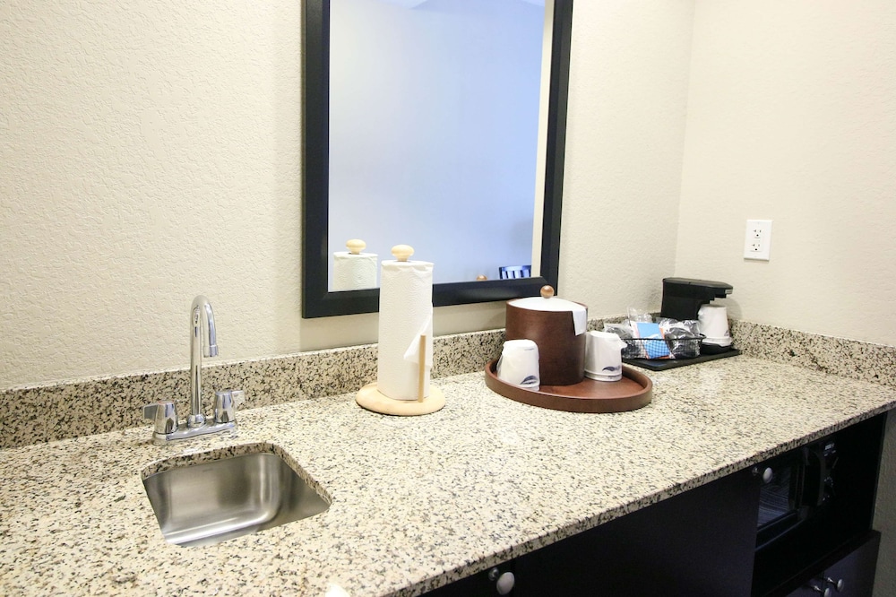 Hampton Inn & Suites by Hilton Flowery Branch Lake Lanier - photo 14