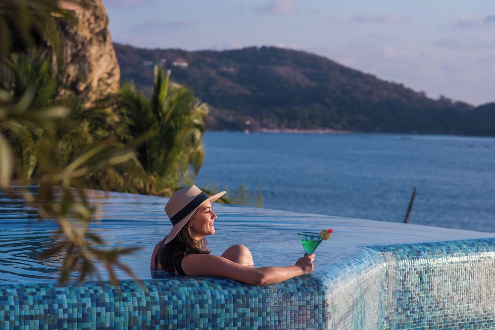 Infinity pool