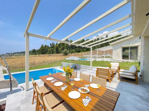 Villa Anastasia — 4-Star Luxury Hotel in None, Greece