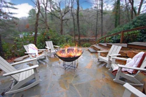 Katie’s Lakehouse in Highlands, United States