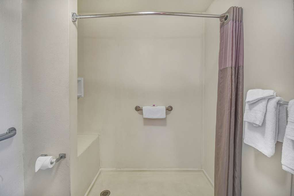 Motel 6 North Ridgeville OH Cleveland Intl Airport N Ridgeville - photo 18