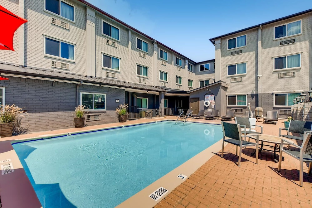 Orangewood Inn & Suites Midtown - photo 36