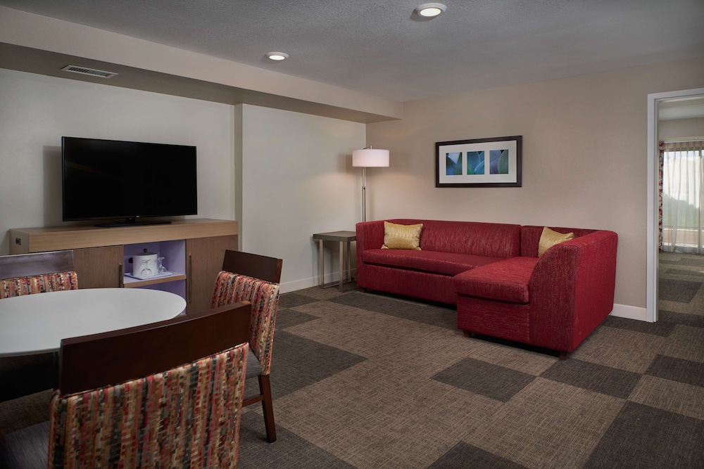 Hampton Inn & Suites Phoenix Scottsdale on Shea Boulevard - photo 21