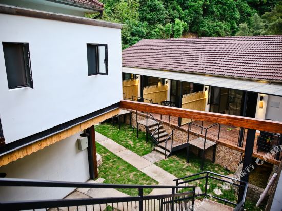 Yinxian Shanju Hotel in Deqing, People's Republic of China