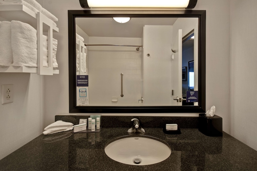 Hampton Inn & Suites Columbia South Fort Meade Area - photo 40