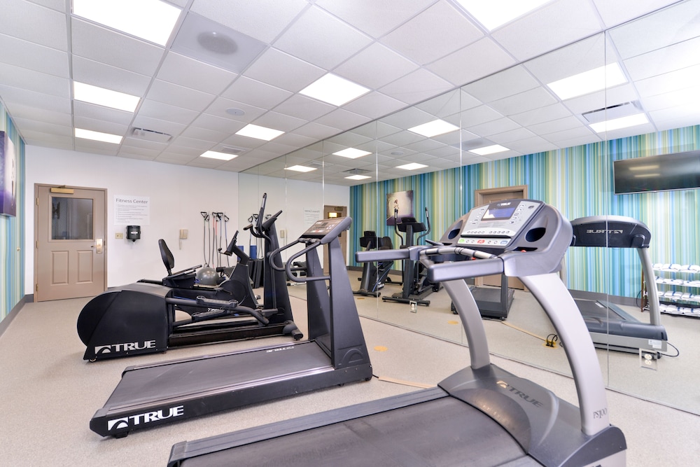 Holiday Inn Express St. Louis West O'Fallon by IHG - photo 42