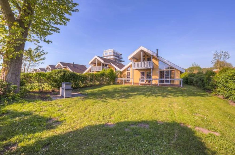 Seeschwalbe Classic 74A — 4-Star Luxury Hotel in Rechlin, Germany