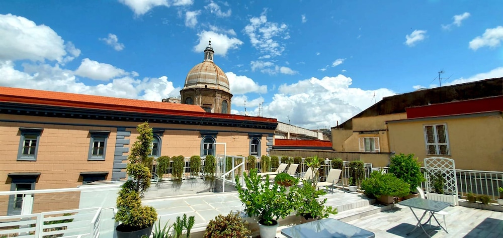 Hotel San Michele — 4-Star Luxury Hotel in Naples, Italy