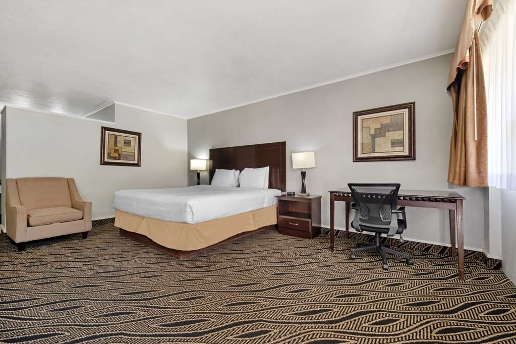 Best Western Red Carpet Inn - photo 29