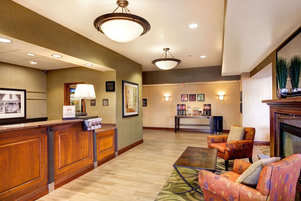 Hampton Inn & Suites Addison - photo 29