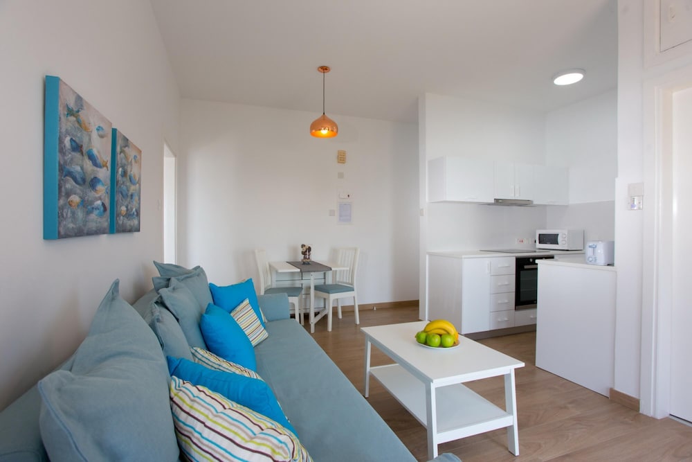 White Arches Sea View Apt No 1