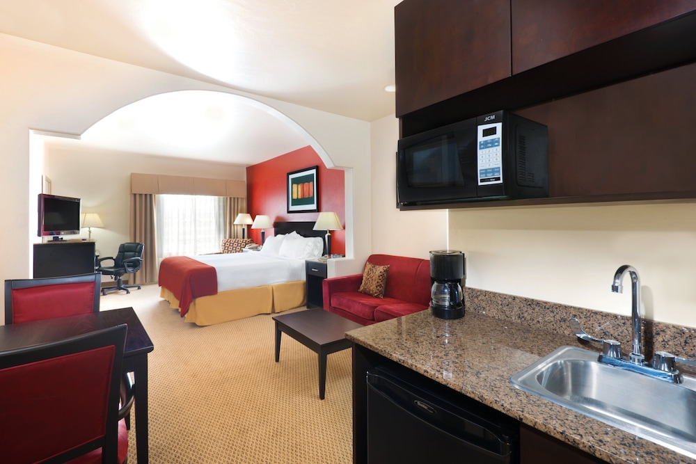 Holiday Inn Express & Suites Casa Grande an IHG Hotel - photo 3