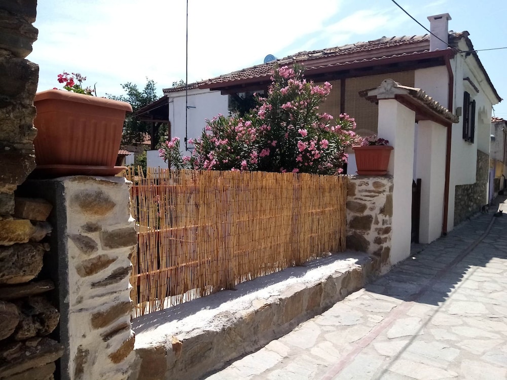 Petrino1880 Sea vacation Apartment in Chalkidiki — 4-Star Luxury Hotel in Agios Nikolaos, Greece