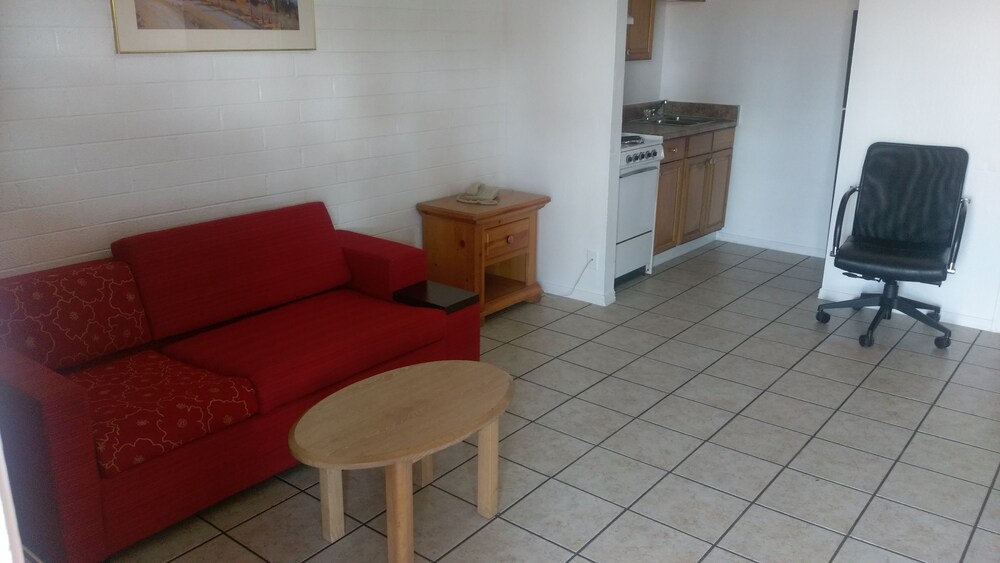 Best Inn and Suites - photo 8