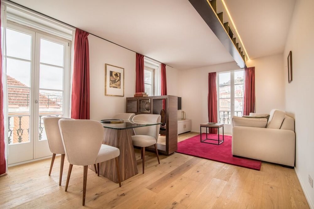 Santa Justa 77 Lisbon Luxury Apartments — 4-Star Luxury Hotel in Lisbon, Portugal
