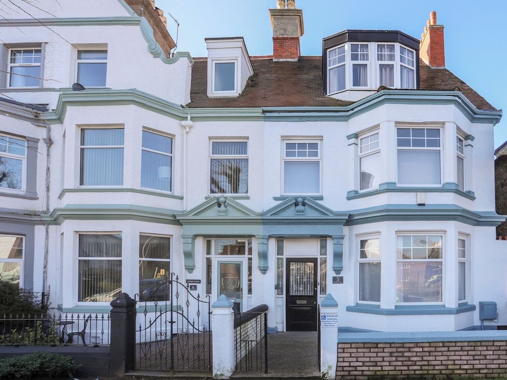 Noah's Rest — 4-Star Luxury Hotel in Llandudno, United Kingdom