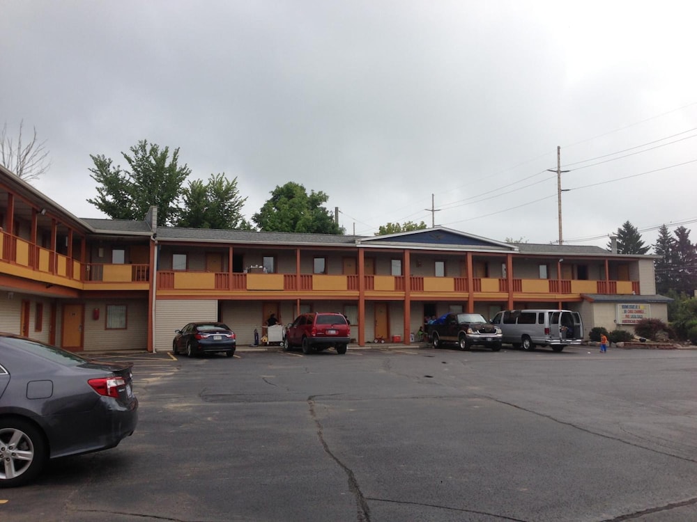 Cadet Motor Inn - photo 17