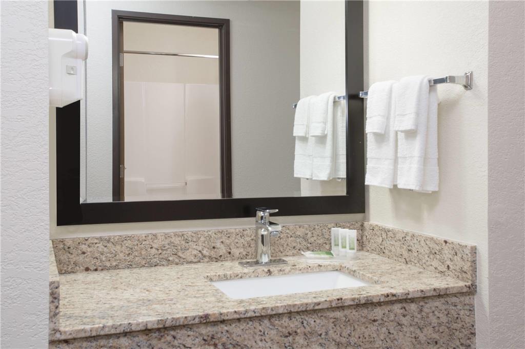 AmericInn by Wyndham Mount Pleasant - photo 16