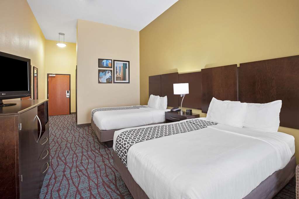 La Quinta Inn & Suites By Wyndham Houston Pasadena North - photo 10