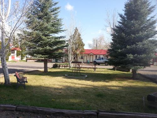 Bryce Canyon Motel - photo 18