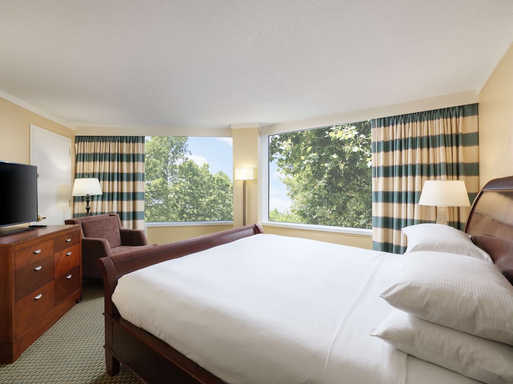 DoubleTree by Hilton Stamford - photo 39