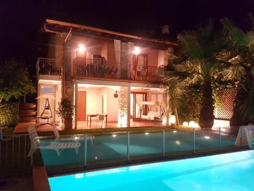 Casa Camilla — 4-Star Luxury Hotel in Polpenazze Del Garda, Italy