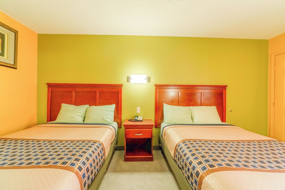Crown Inn By Oyo Denver Tx - photo 26